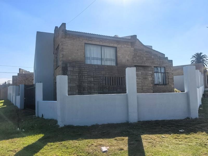 6 Bedroom Property for Sale in Orlando Gauteng