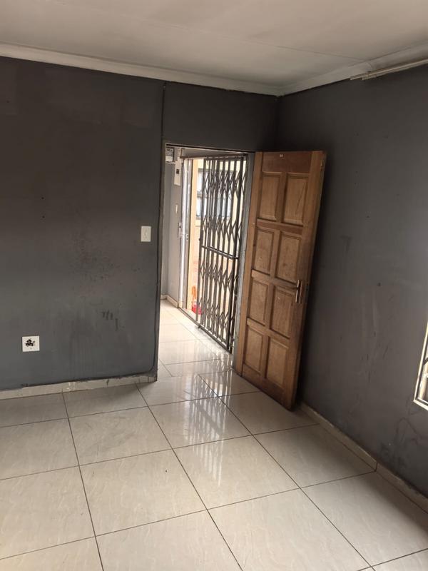 To Let 1 Bedroom Property for Rent in Protea Glen Gauteng