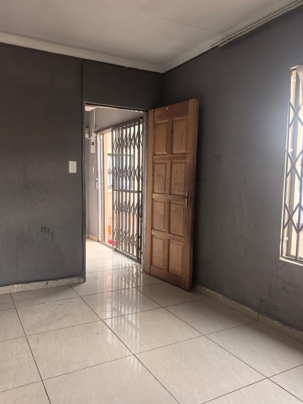 To Let 1 Bedroom Property for Rent in Protea Glen Gauteng