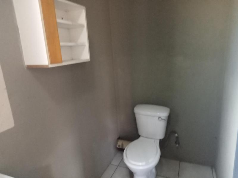 1 Bedroom Property for Sale in Lufhereng Gauteng