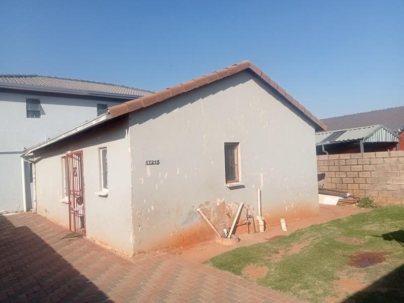 9 Bedroom Property for Sale in Protea Glen Gauteng