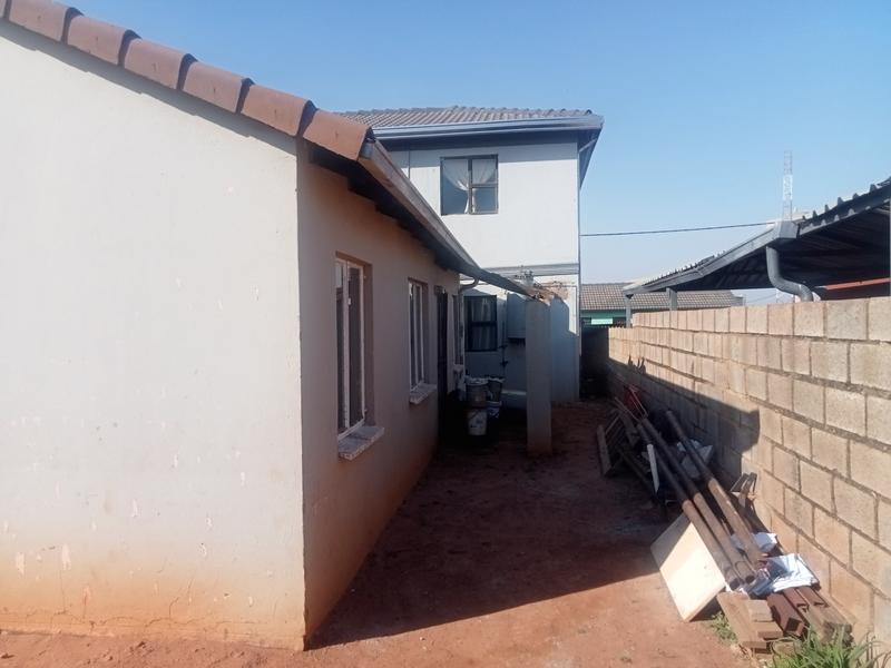 9 Bedroom Property for Sale in Protea Glen Gauteng