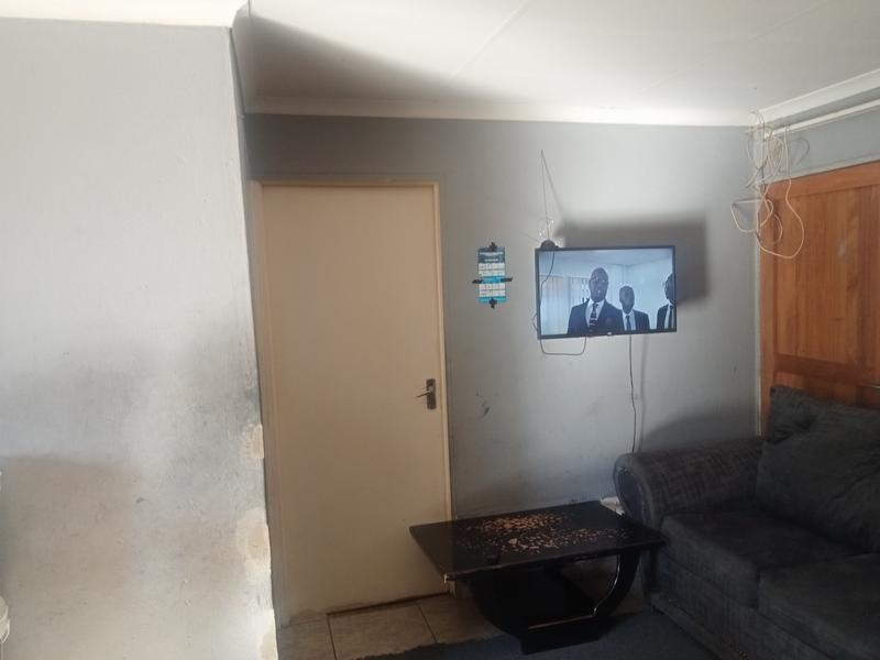 9 Bedroom Property for Sale in Protea Glen Gauteng