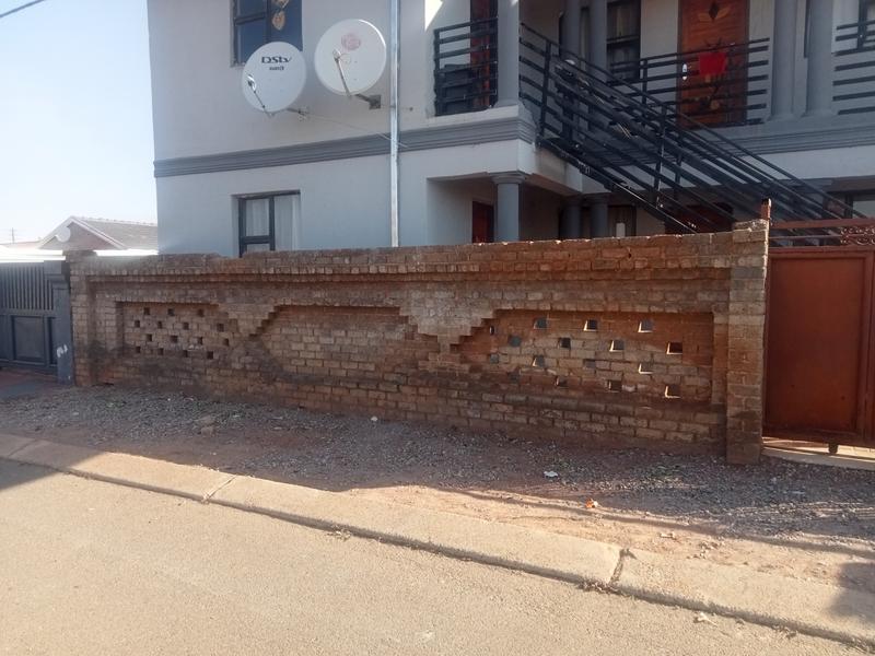 9 Bedroom Property for Sale in Protea Glen Gauteng