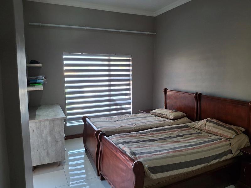 5 Bedroom Property for Sale in Monavoni Gauteng