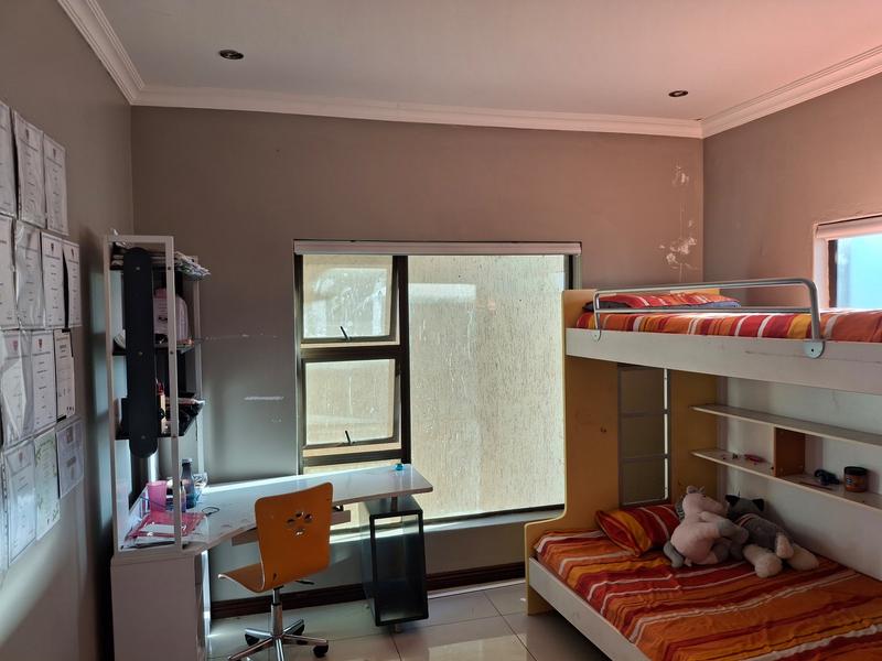 5 Bedroom Property for Sale in Monavoni Gauteng