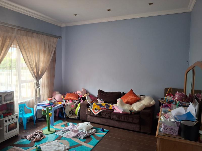 4 Bedroom Property for Sale in Monavoni Gauteng