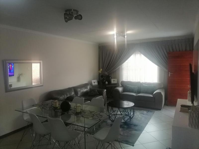 3 Bedroom Property for Sale in Monavoni Gauteng