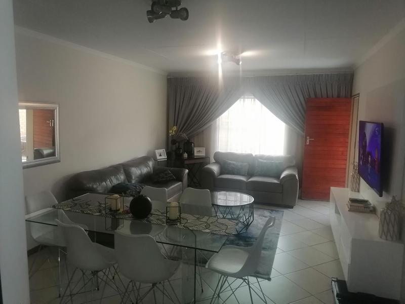 3 Bedroom Property for Sale in Monavoni Gauteng