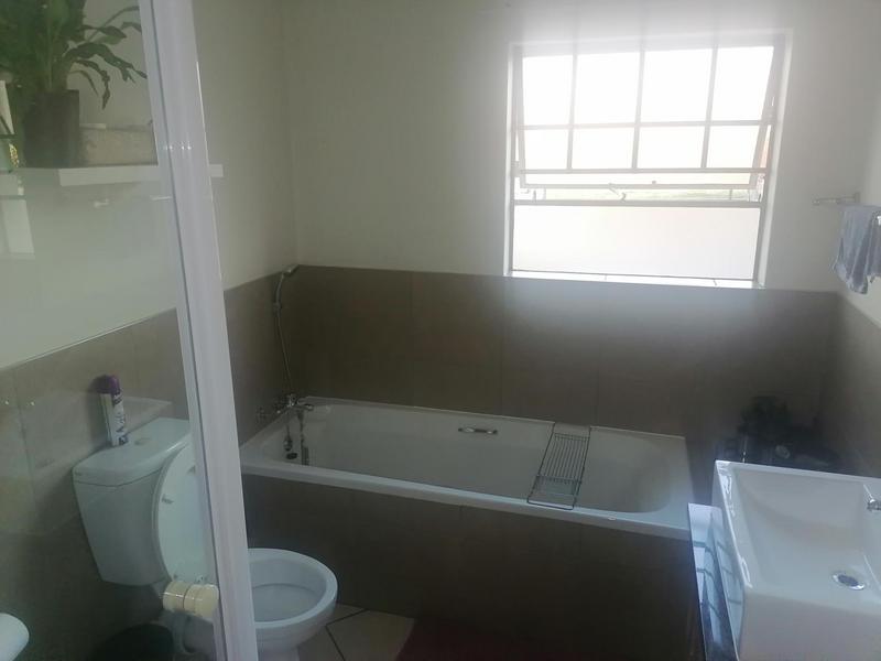 3 Bedroom Property for Sale in Monavoni Gauteng