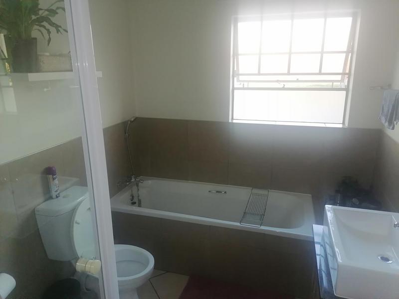 3 Bedroom Property for Sale in Monavoni Gauteng