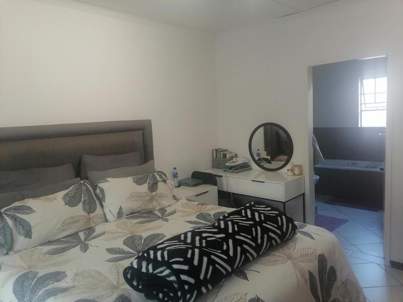 3 Bedroom Property for Sale in Monavoni Gauteng
