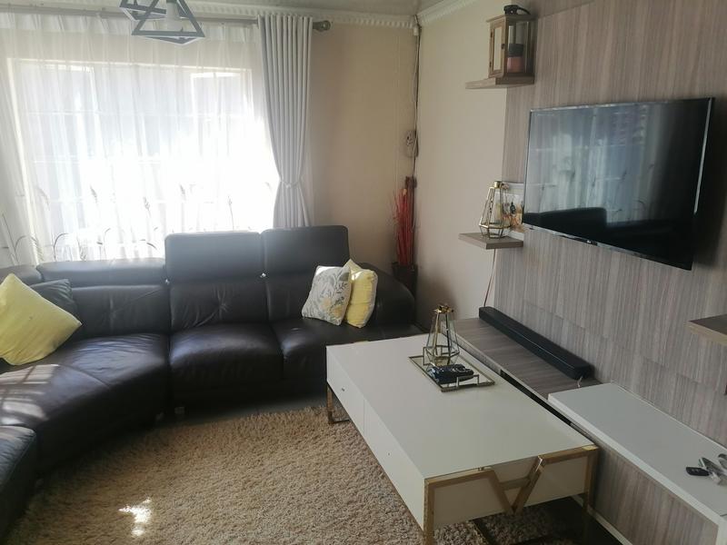 3 Bedroom Property for Sale in Olievenhoutbosch Gauteng