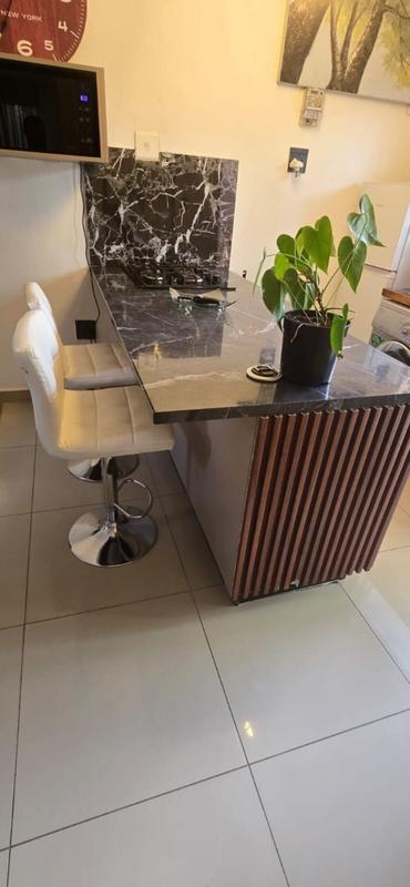 To Let 1 Bedroom Property for Rent in Buccleuch Gauteng