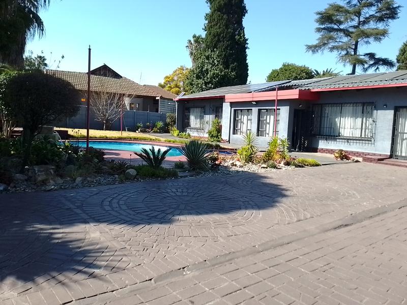 3 Bedroom Property for Sale in Brackendowns Gauteng