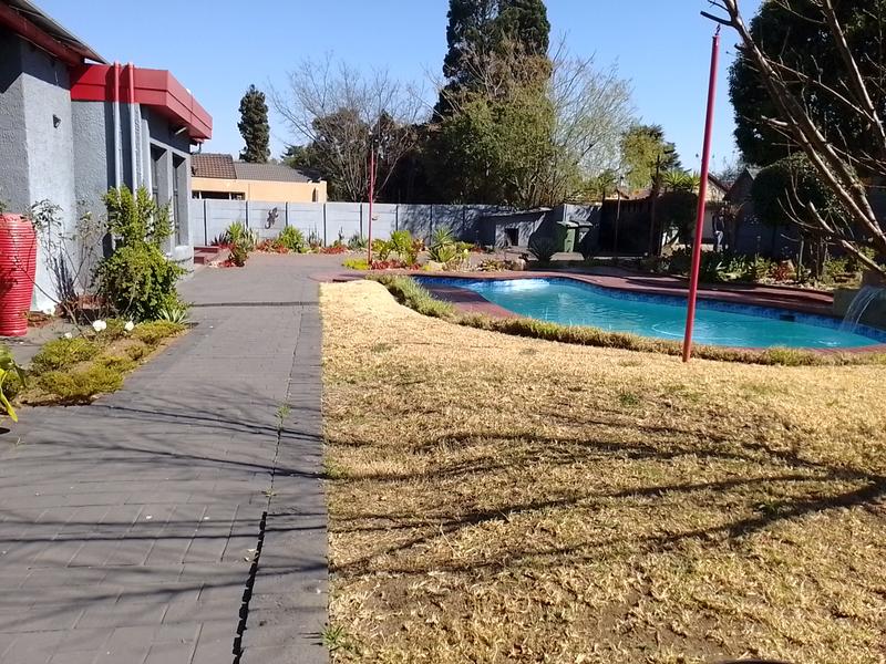 3 Bedroom Property for Sale in Brackendowns Gauteng