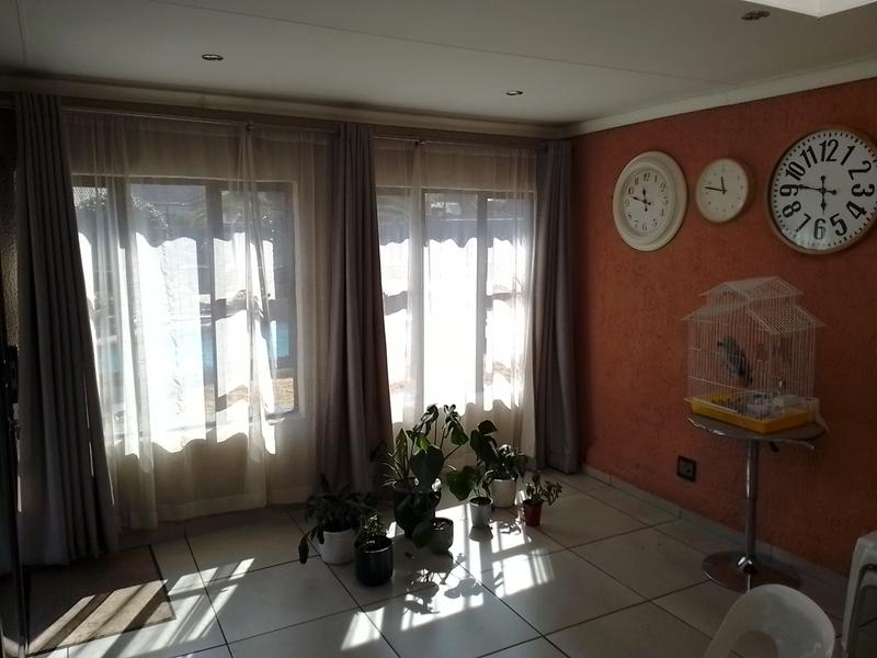 3 Bedroom Property for Sale in Brackendowns Gauteng