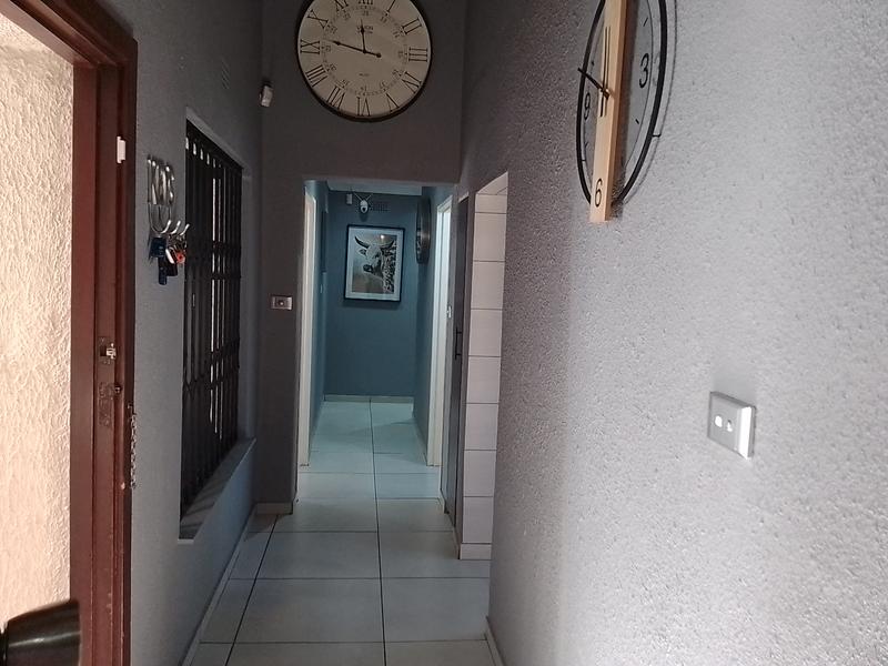 3 Bedroom Property for Sale in Brackendowns Gauteng