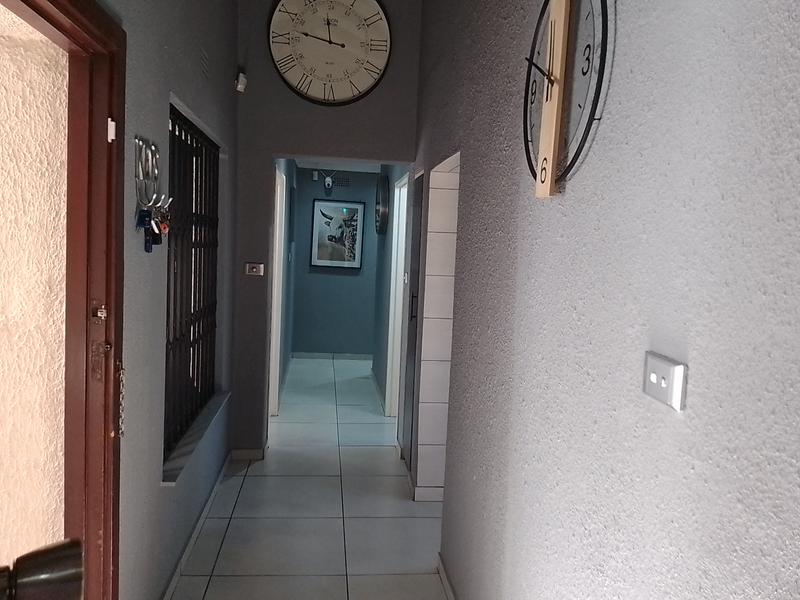 3 Bedroom Property for Sale in Brackendowns Gauteng