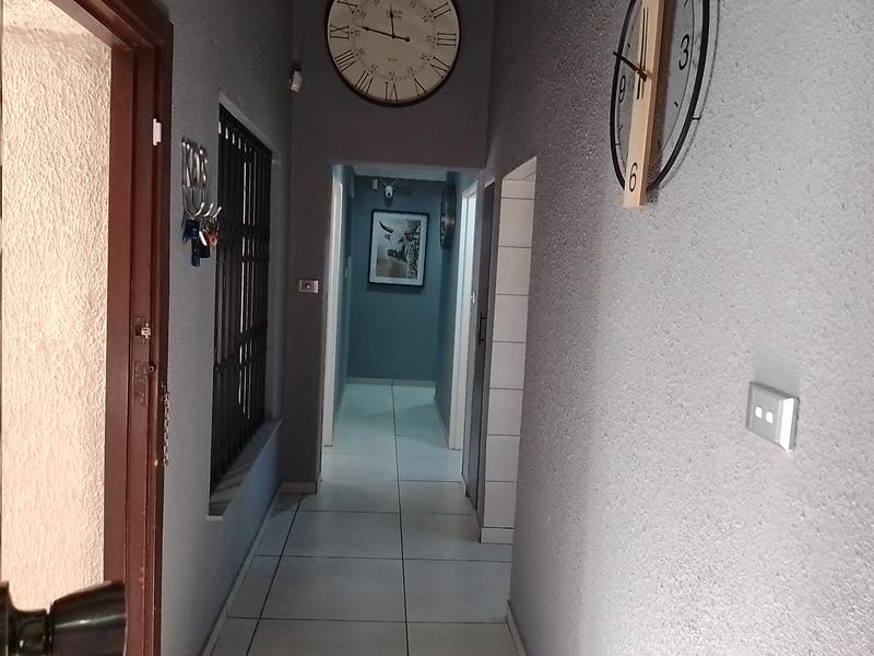 3 Bedroom Property for Sale in Brackendowns Gauteng
