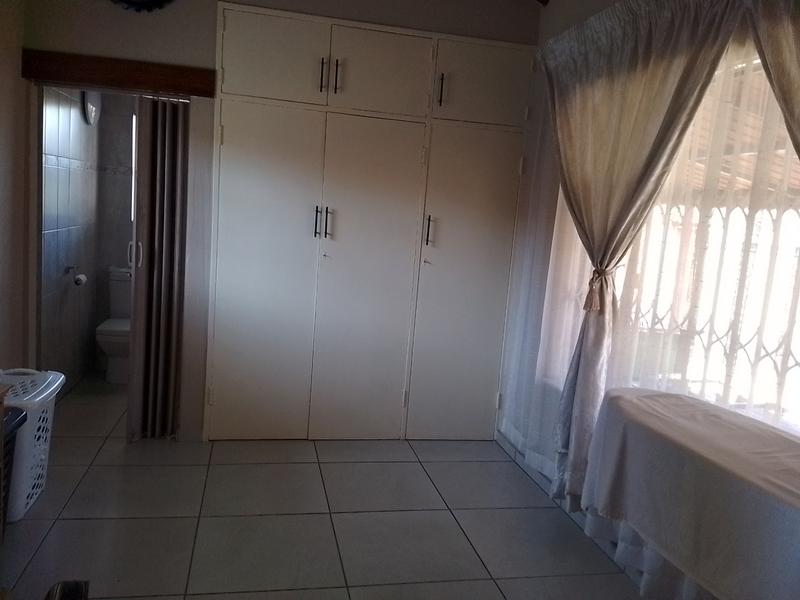 3 Bedroom Property for Sale in Brackendowns Gauteng