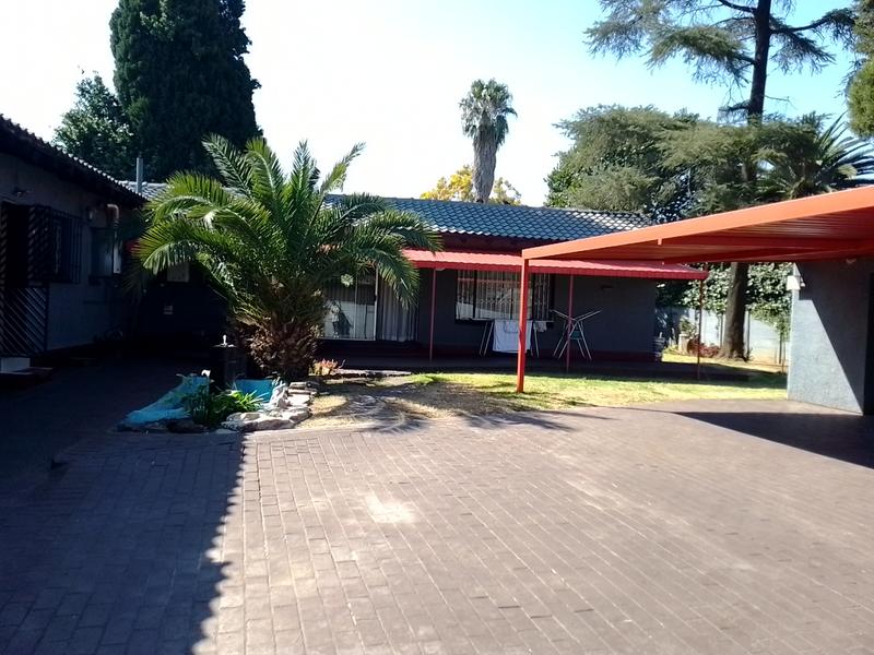 3 Bedroom Property for Sale in Brackendowns Gauteng