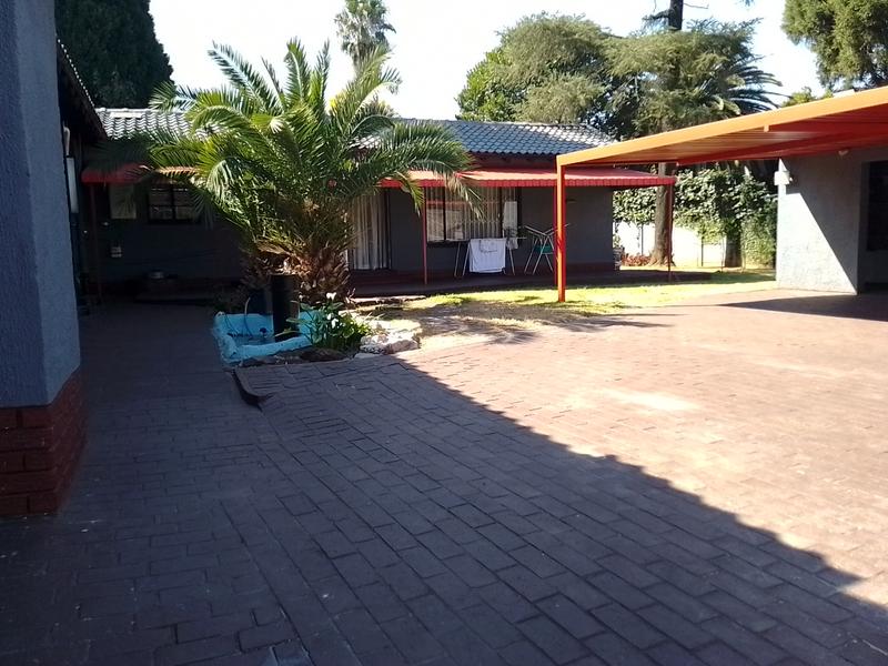 3 Bedroom Property for Sale in Brackendowns Gauteng