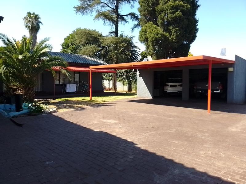3 Bedroom Property for Sale in Brackendowns Gauteng