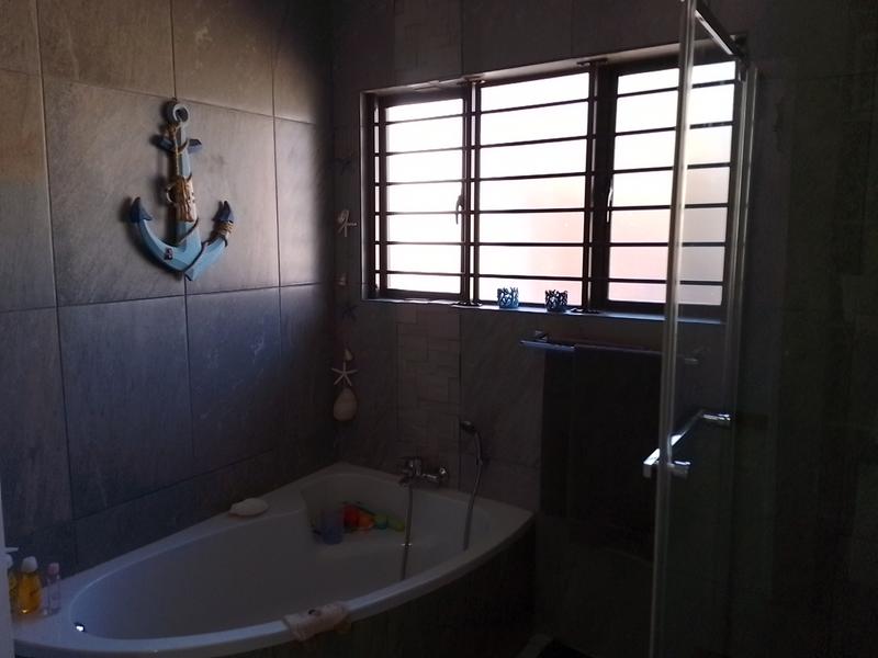 7 Bedroom Property for Sale in Brackenhurst Gauteng