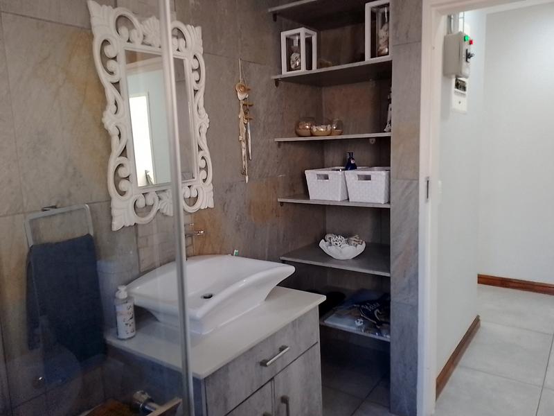 7 Bedroom Property for Sale in Brackenhurst Gauteng