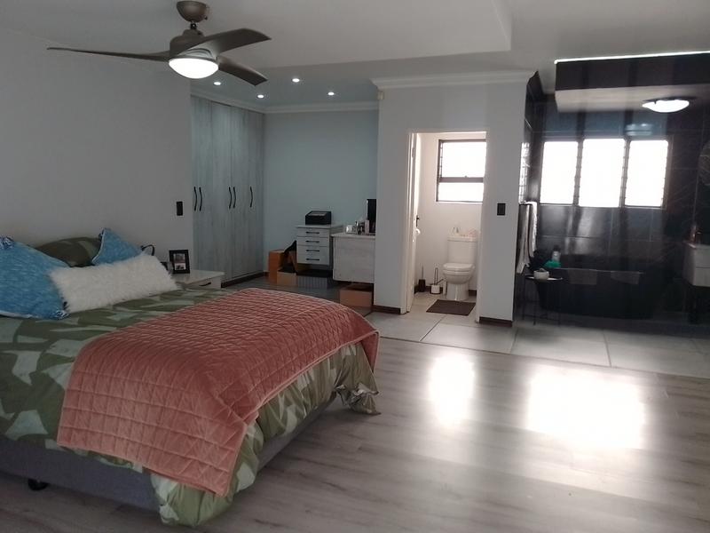 7 Bedroom Property for Sale in Brackenhurst Gauteng