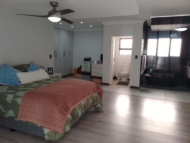 7 Bedroom Property for Sale in Brackenhurst Gauteng