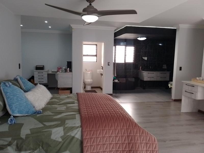 7 Bedroom Property for Sale in Brackenhurst Gauteng