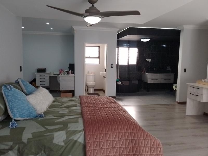 7 Bedroom Property for Sale in Brackenhurst Gauteng