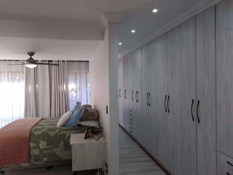 7 Bedroom Property for Sale in Brackenhurst Gauteng