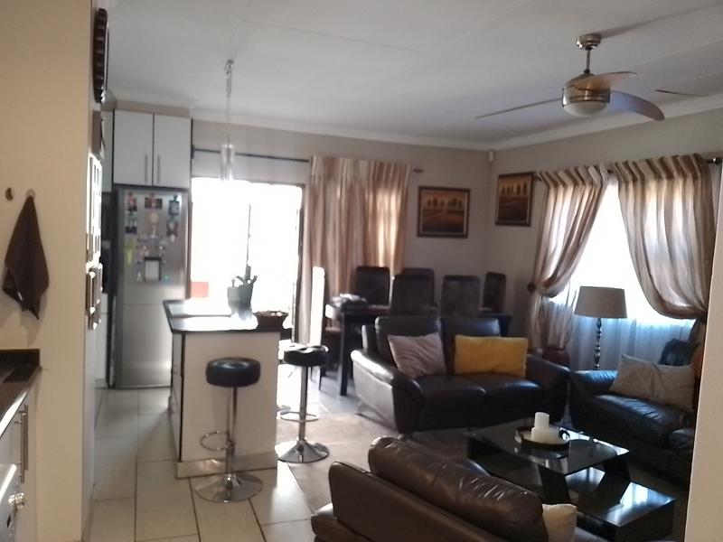 7 Bedroom Property for Sale in Brackenhurst Gauteng