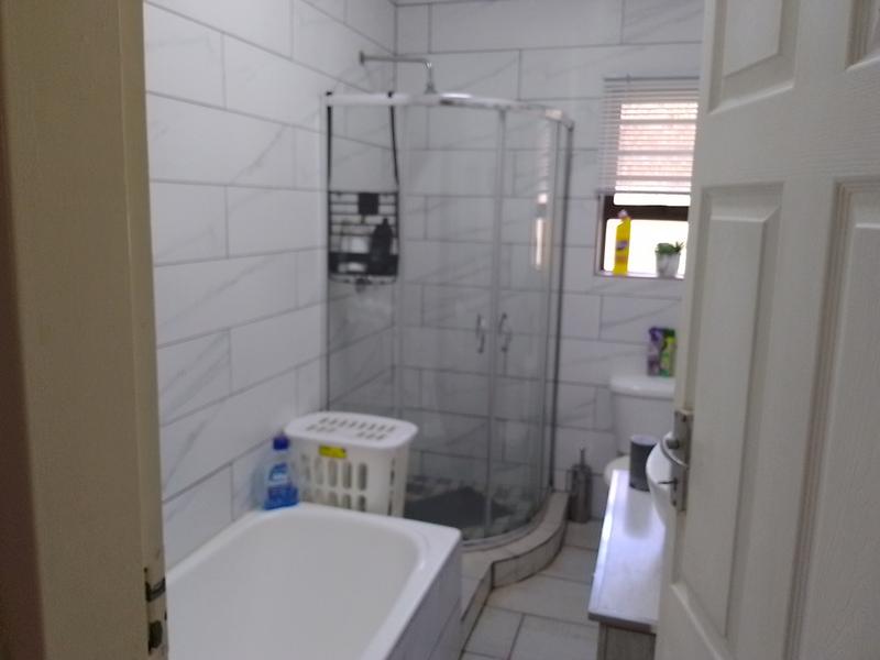 7 Bedroom Property for Sale in Brackenhurst Gauteng