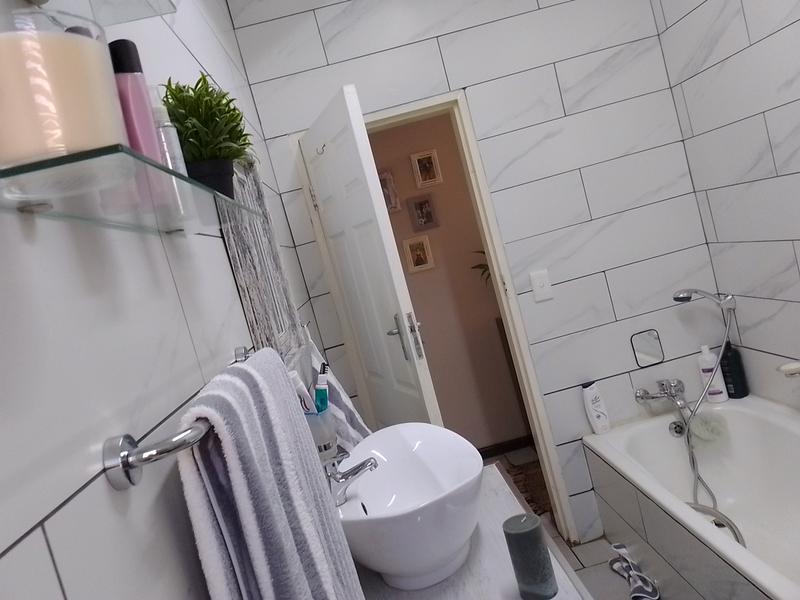 7 Bedroom Property for Sale in Brackenhurst Gauteng
