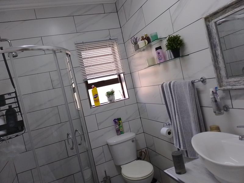 7 Bedroom Property for Sale in Brackenhurst Gauteng