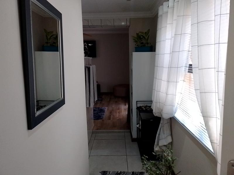 7 Bedroom Property for Sale in Brackenhurst Gauteng