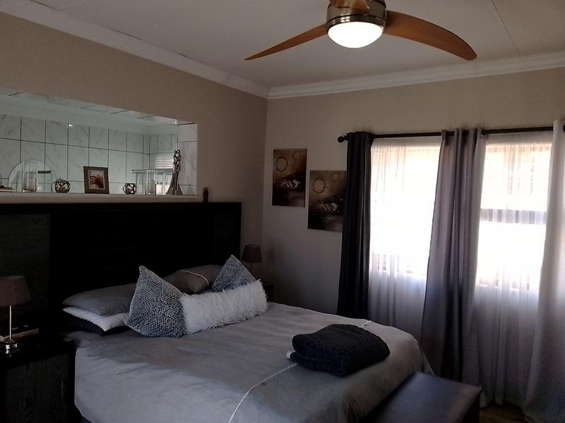 7 Bedroom Property for Sale in Brackenhurst Gauteng