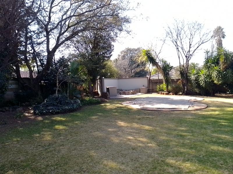 7 Bedroom Property for Sale in Brackenhurst Gauteng