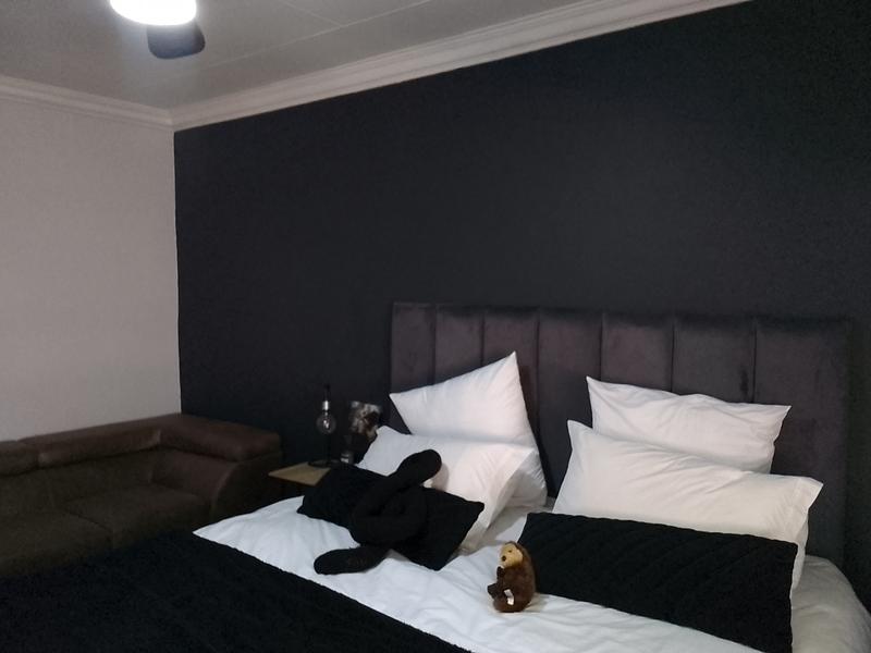 7 Bedroom Property for Sale in Brackenhurst Gauteng