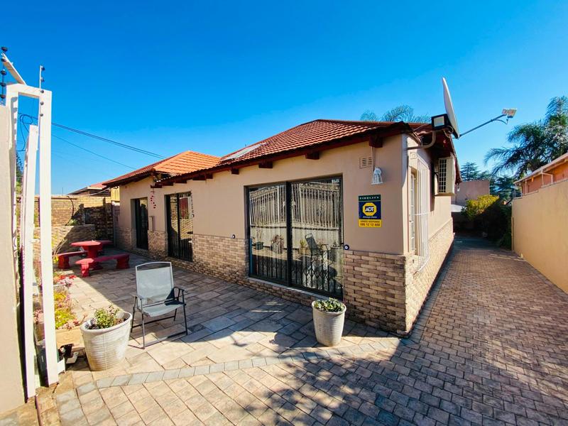 5 Bedroom Property for Sale in Kensington Gauteng