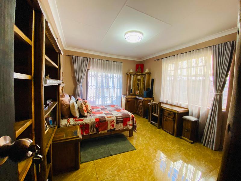 5 Bedroom Property for Sale in Kensington Gauteng