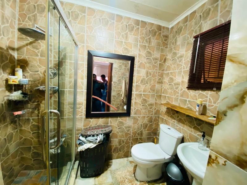 5 Bedroom Property for Sale in Kensington Gauteng