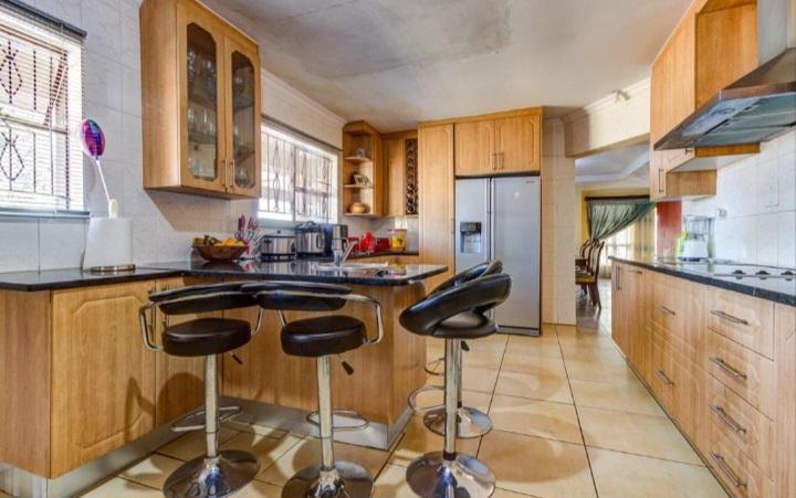 4 Bedroom Property for Sale in Clayville Gauteng