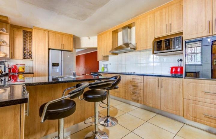 4 Bedroom Property for Sale in Clayville Gauteng