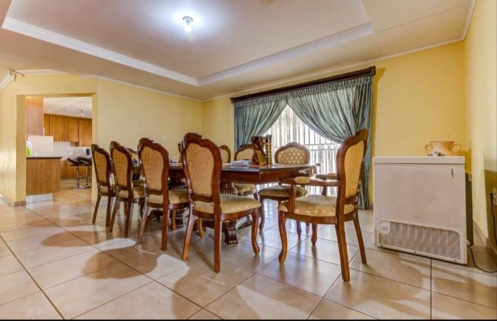 4 Bedroom Property for Sale in Clayville Gauteng