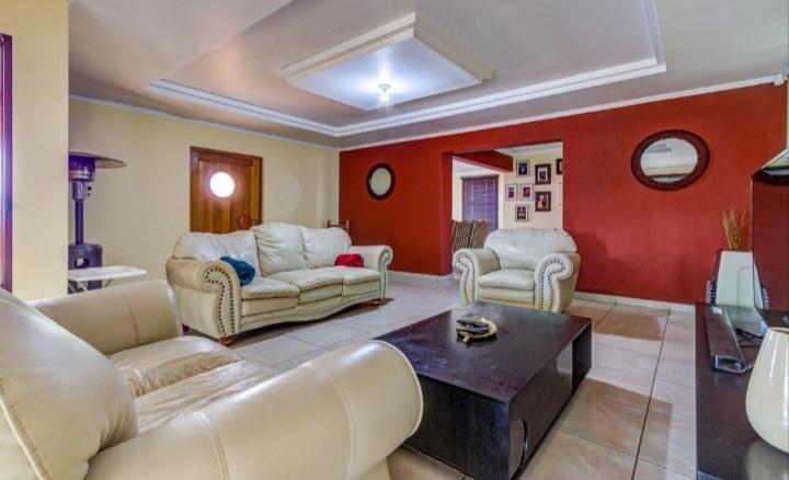 4 Bedroom Property for Sale in Clayville Gauteng